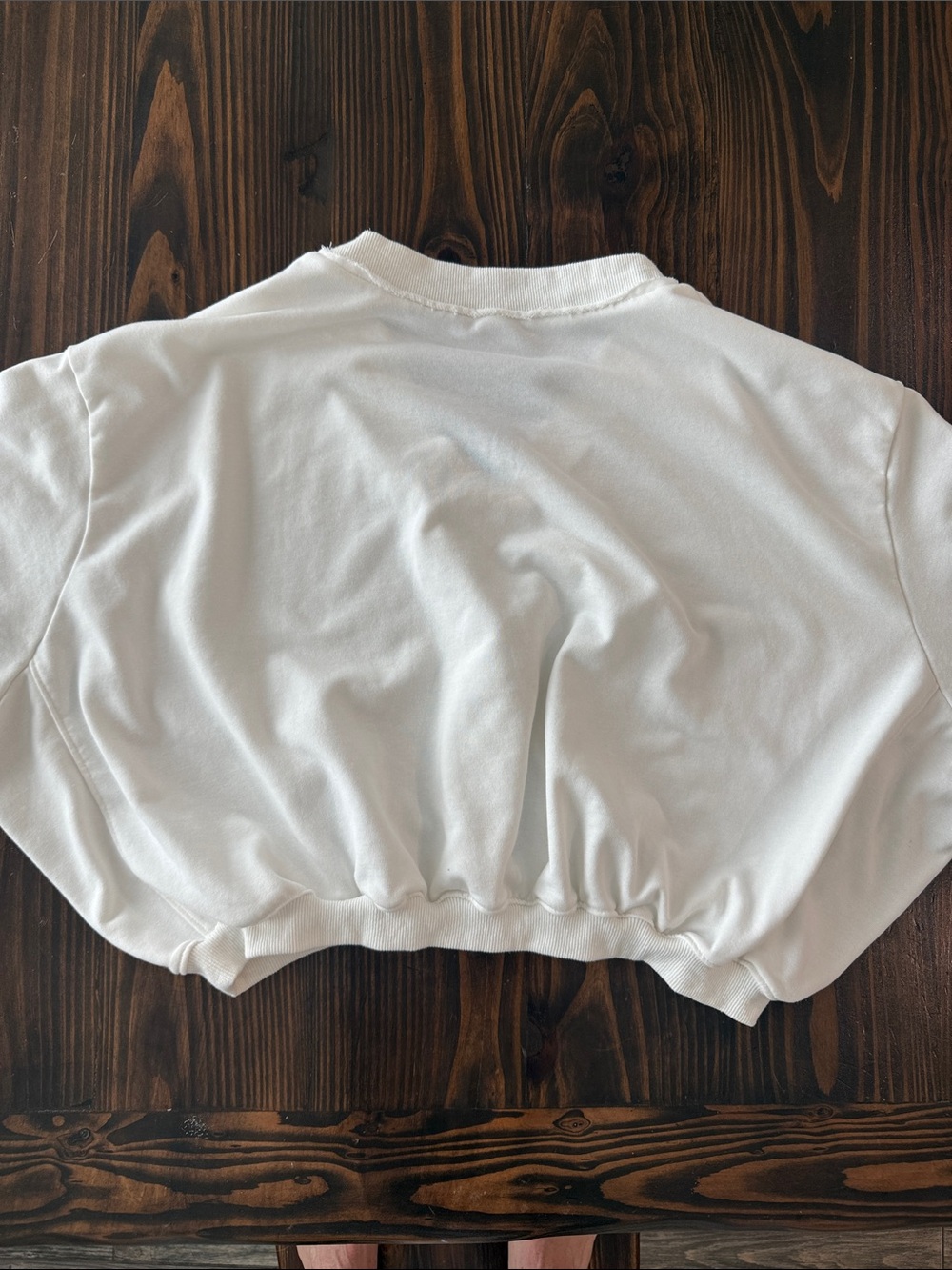 Altar’d State Cropped White V-Neck Sweatshirt Women’s Size Medium Lightweight - Picture 4 of 8